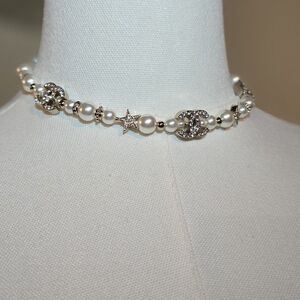 Elegant Pearl and Silver Choker Necklace